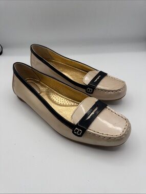 Sperry Top Sider Patent Leather Penny Loafers beige with black trim size 11 11M